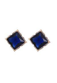Orecchini a forma quadrata con gemme blu intenso, circondati da una cornice dorata dettagliata con piccole pietre trasparenti che accentuano i bordi.
