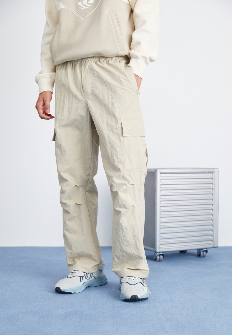 adidas Originals ESSENTIALS - Pantaloni cargo - beige