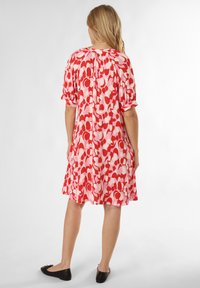 Apriori Freizeitkleid - rot rosa
