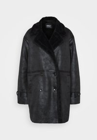 Melnā faux shearling jaka ar platām apkaklēm, dubultās rindas priek�špusi un sānu kabatām; teksturēta auduma un kontrastējošas melnas akcenti.