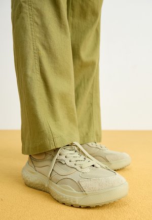 Sneakersy niskie