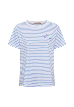 Hvid t-shirt med korte ærmer med lyseblå vandrette striber og flerfarvet "LOVE TODAY" tekst på venstre bryst.