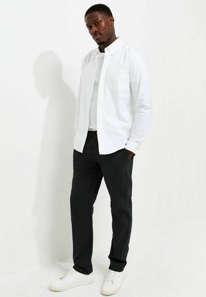 New Look, RICH SLIM FIT CHINO - Byxor - black