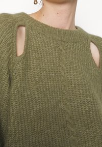 DESIGNERS REMIX Maglione - mottled olive