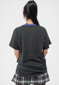 Paradiso Clothing BILLIE EILISH LOGO RINGER - Print T-shirt - charcoal