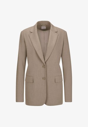Beige maßgeschneiderter Blazer mit strukturiertem Design, Reverskragen, Zwei-Knopf-Verschluss und zwei vorderen Taschen. Glatte Stofftextur insgesamt.