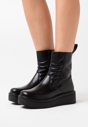 Vagabond, Bottines compensées - black