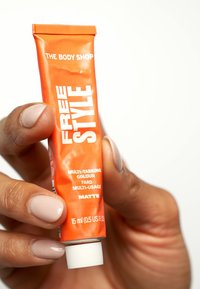 The Body Shop FREESTYLE MULTI COLOUR - Foundation - play