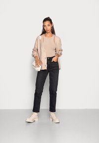 Object WILMA CARDIGAN - Casaco de malha - humus