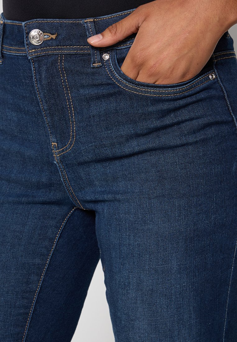 Flared Jeans