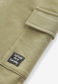 Next SUPER UTILITY - Pantalones cargo - khaki green