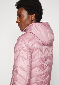 Peak Performance ELEVATE LINER HOOD - Outdoorjakke - bitter root