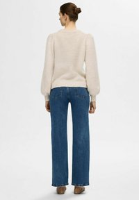 Selected Femme SLFLULU O-NECK NOOS - Svetr - birch