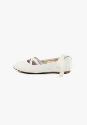Buffalo, DAHLIA - Baleriinad - ivory