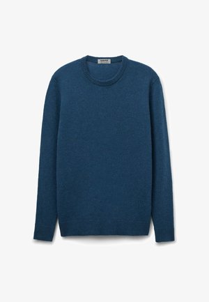 Blauwe gebreide trui met een ronde hals, lange mouwen en geribbelde manchetten en onderkant. Zachte textuur en een uniform patroon door het geheel.