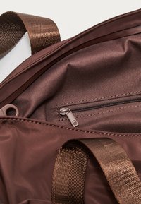 Stradivarius Veľká kabelka - dark brown