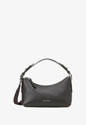 Dunkelgraue Lederhandtasche mit strukturiertem Finish, verfügt über eine kurvenförmige Form, verstellbaren Schulterriemen und Markenlogo auf der Vorderseite.