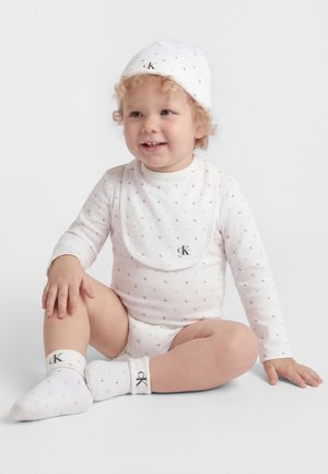 Calvin Klein Jeans GIFTPACK UNISEX SET - Σκούφος - bright white