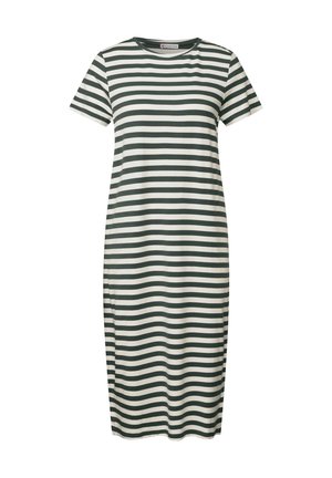 Abito a righe in verde scuro e bianco, maniche corte, collo a giro, di lunghezza media, realizzato in tessuto morbido con una vestibilità dritta e dettagli minimi.