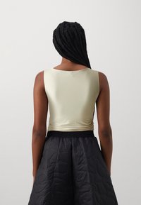 Gina Tricot SOFT TOUCH BOATNECK TOP - Toppi - pumice stone