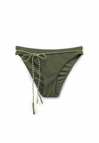 Olivgrön bikiniunderdel med justerbart knyt, med en texturerad tyg och kontrasterande flätad dragsko med tofsar.