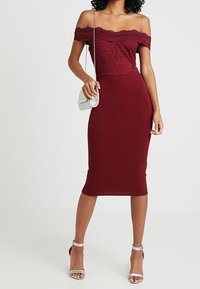 Missguided Cocktailklänning - bordeaux