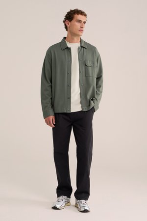 WE Fashion, Lichte jas - green