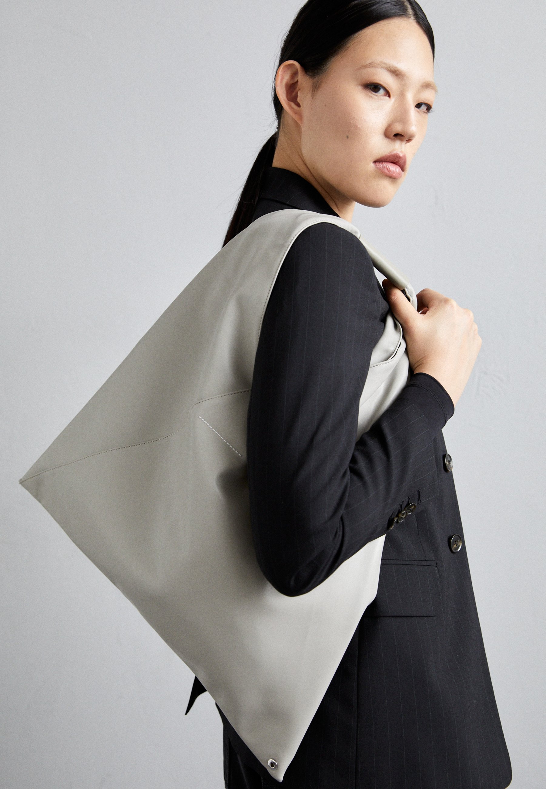 MM6 Maison Margiela CLASSIC JAPANESE HANDBAG - Tote bag - agate  