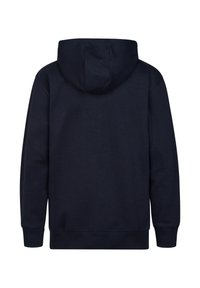 Donkerblauwe hoodie met een gladde stoftextuur, geribbelde boorden en zoom, een centrale rugnaad en zonder zichtbare afbeeldingen of accenten.