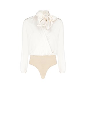 Body bianco a maniche lunghe con scollatura avvolgente e grande fiocco al colletto, che si trasforma in una parte inferiore nude, aderente. Texture liscia.