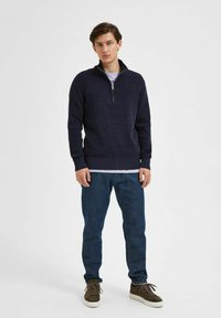Selected Homme HIGH NECK - Stickad tröja - sky captain