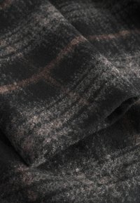 Klasický kabát - black/brown check