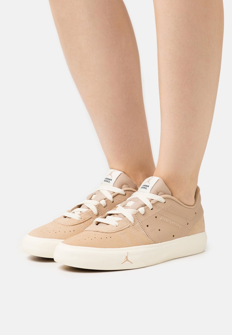 Jordan WMNS JORDAN SERIES ES Sneaker low desert/coconut milk/beige