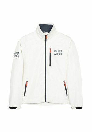 Chaqueta blanca con cuello alto, cremallera negra y detalles en naranja. Presenta dos bolsillos con cremallera y el texto "HARPER & NEYER" en las mangas.