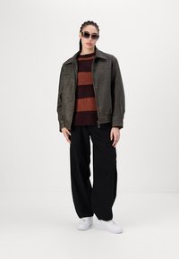 BDG Urban Outfitters CARTER COCOON PANT - Kelnės - black