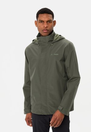 Grüne wasserdichte Jacke mit Kapuze, Frontreißverschluss und verstellbaren Kordeln. Glatte Textur mit minimalistischem Design und Logodetail.
