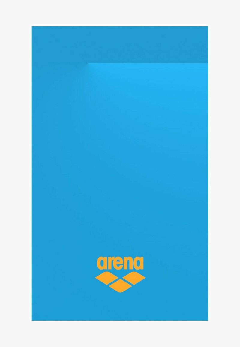 Sfondo blu brillante con un grande logo "arena" arancione in basso, caratterizzato da forme a diamante. Finitura opaca testurizzata. Design semplice.