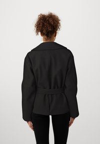 Vero Moda Tall VMANNE BERGEN JACKET - Kerge jope - black