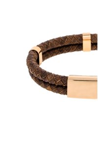 Bracelet en cuir tressé marron avec des accents en métal doré et un fermoir rectangulaire, présentant une surface texturée et une finition lisse.