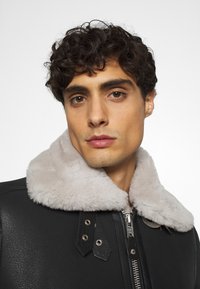 Schott Casaco de couro - black/offwhite