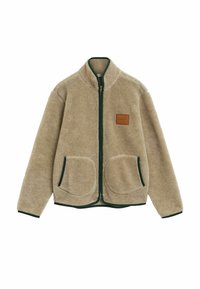 Beige fleecejack met groene accenten, hoge kraag, ritssluiting en twee grote voorzakken. Heeft een rechthoekige leren logopatch.