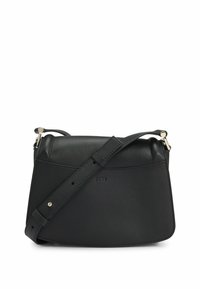Borsa a tracolla in pelle nera con forma strutturata, dotata di pattina frontale, tracolla regolabile e un sottile dettaglio di branding.
