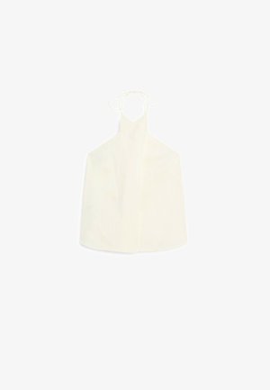 Haut halter blanc avec décolleté en V, fermeture à nouer au dos, et un tissu lisse légèrement texturé sans embellissements.