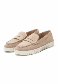 Mocasines de ante en color tostado con una pronunciada suela de goma blanca, que presentan detalles de costura en la parte superior y un pequeño acento de logotipo.