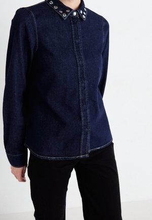 Blus - blue