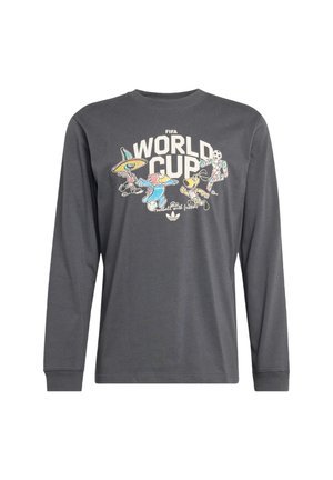 Tmavosivá košeľa s dlhým rukávom s nápisom FIFA World Cup a kreslenými maskotmi hrajúcimi futbal v farebných kostýmoch na prednej strane.