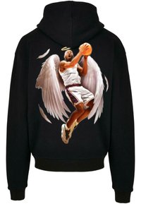 Felpa nera con cappuccio caratterizzata da una grafica di un giocatore in abbigliamento sportivo bianco con ali d'angelo, aureola dorata e palla da basket, sul retro.
