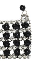 Schwarze und silberne Perlenhandtasche mit einem gitterartigen Design aus abwechselnd glänzenden schwarzen und glänzenden silbernen Kugelperlen. Mit silberner Kettenakzent.