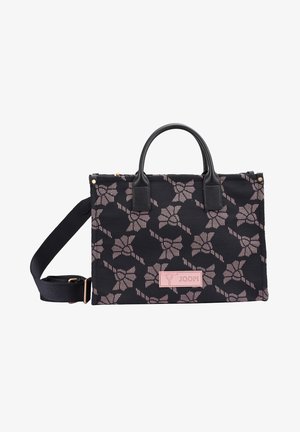 Bolsa tote estampada en negro y rosa con dos asas, una correa ajustable para el hombro y un parche con el logo rosa "JOOP!" en la parte delantera.