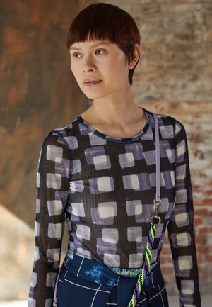 MESH ROUNDNECK - Top s dlouhým rukávem - dark cubes
